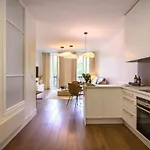 Two Bedroom Luxury - Balcony With View Of Notre Dame Apartment