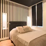 Two Bedroom Luxury - Balcony With View Of Notre Dame Apartment *