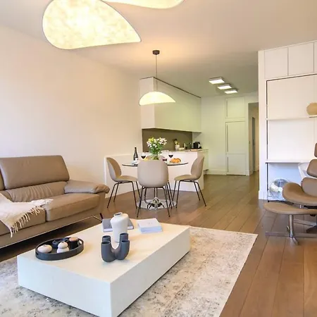 Two Bedroom Luxury - Balcony With View Of Notre Dame *