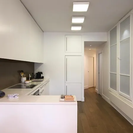 Two Bedroom Luxury - Balcony With View Of Notre Dame Διαμέρισμα *