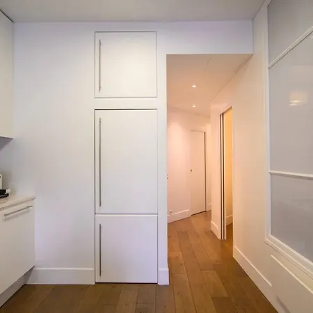 Two Bedroom Luxury - Balcony With View Of Notre Dame * Παρίσι