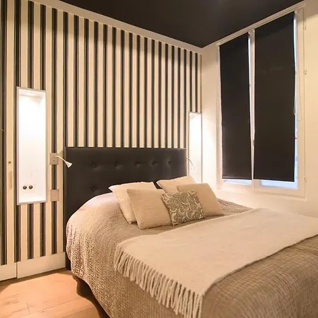 Two Bedroom Luxury - Balcony With View Of Notre Dame Διαμέρισμα *