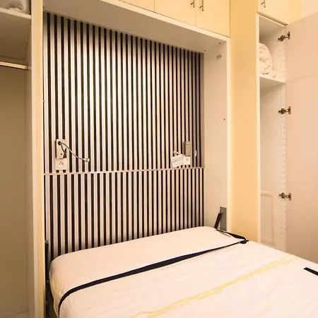 Two Bedroom Luxury - Balcony With View Of Notre Dame * Παρίσι