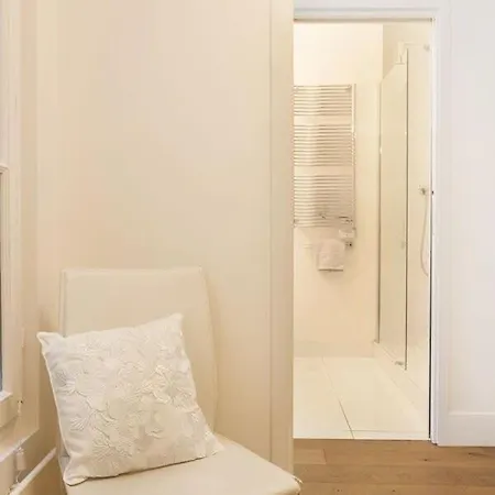 Two Bedroom Luxury - Balcony With View Of Notre Dame Παρίσι