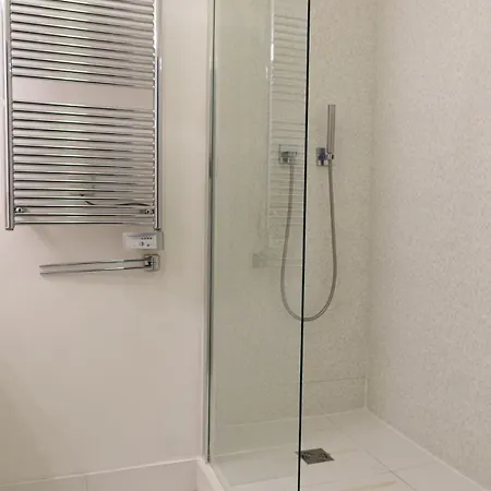Διαμέρισμα Two Bedroom Luxury - Balcony With View Of Notre Dame *