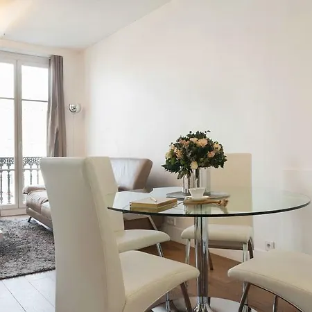Two Bedroom Luxury - Balcony With View Of Notre Dame Paris