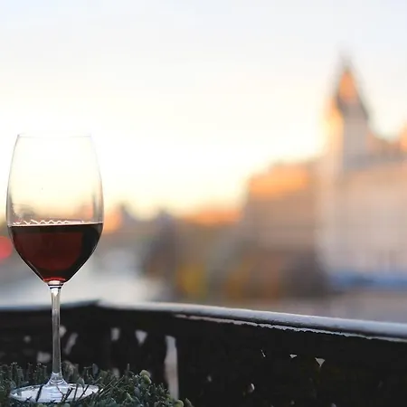 Two Bedroom Luxury - Balcony With View Of Notre Dame *